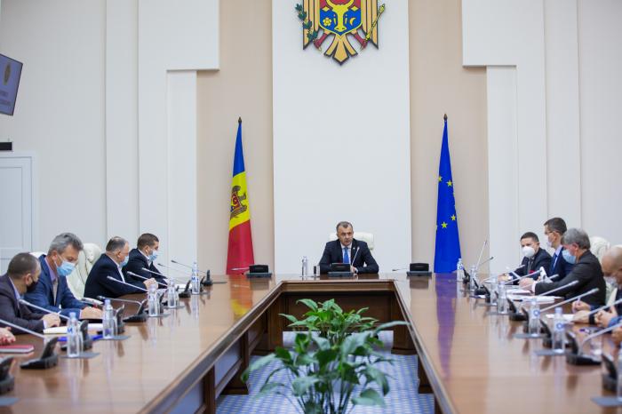Prim-ministrul Ion Chicu: „Nu putem admite întârzieri la lucrările de reabilitare a drumurilor”