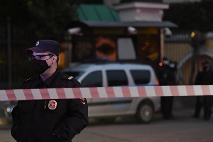В московской квартире нашли мертвыми мужчину и женщину