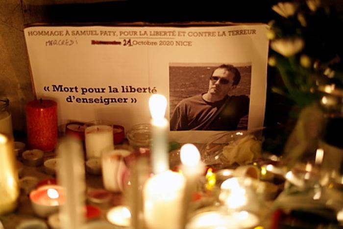 Во Франции задержали поставившего лайк под фотографией обезглавленного учителя