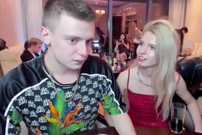 YouTube заблокировал канал разбившего лицо девушке российского блогера