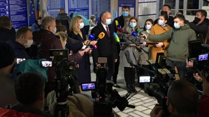 Alegeri prezidenţiale 2020. Igor Dodon şi-a exercitat dreptul la vot: Am votat pentru relaţii bune între toate etniile din Republica Moldova