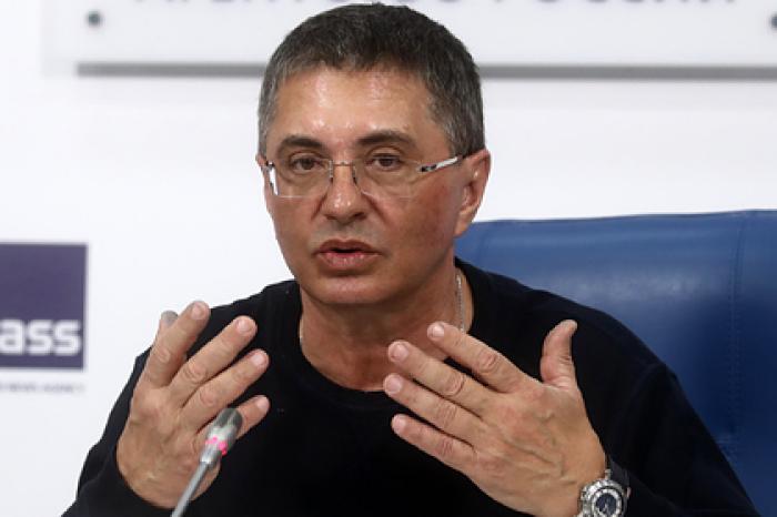 Доктор Мясников назвал способы снизить риск пневмонии