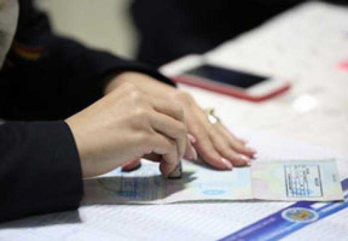LA ALEGERILE PREZIDENȚIALE SE ÎNREGISTREAZĂ O PREZENȚĂ ÎNALTĂ LA VOT