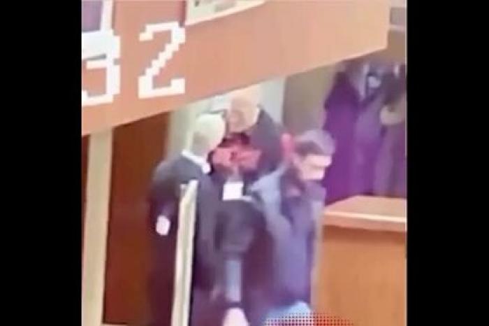 Начало драки Харитонова с другим бойцом ММА попало на видео