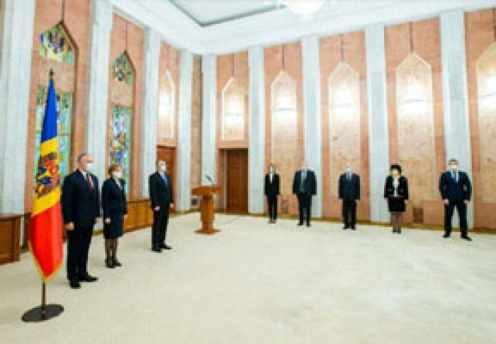 NOII MINIȘTRI DIN GUVERNUL CHICU AU DEPUS JURĂMÂNTUL