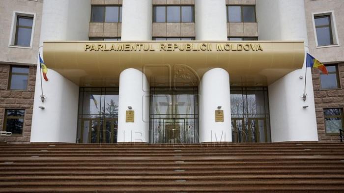Parlamentul a votat proiectul de lege privind fondurile de pensii facultative