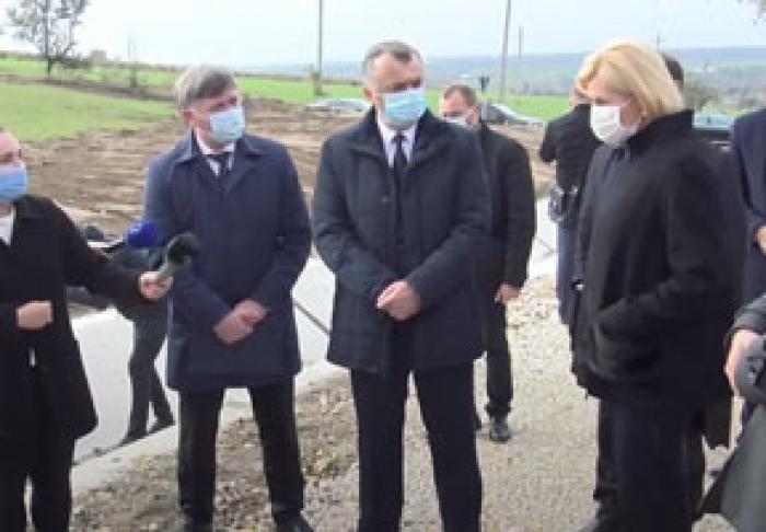 PREMIERUL ION CHICU A INSPECTAT FINALIZAREA LUCRĂRILOR DE CONSTRUCȚIE A DRUMULUI „TVARDIȚA – CIADÎR-LUNGA”