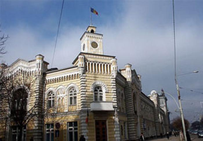 PRIMĂRIA CHIȘINĂU A ÎNCEPUT REPARAȚIA SCUARULUI DIN SECTORUL RÂȘCANI