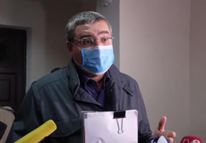 RENATO USATÎI A DEPUS LA CEC UN PACHET DE DOCUMENTE PRIN CARE CEREA EXCLUDEREA LUI IGOR DODON DIN CURSA ELECTORALĂ
