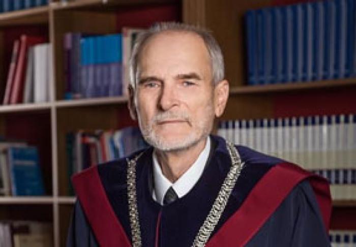 S-A STINS DIN VIAȚĂ FOSTUL JUDECĂTOR AL CURȚII CONSTITUȚIONALE VICTOR POPA