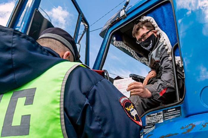 Самыми популярными мужскими профессиями в России оказались грузчик и водитель