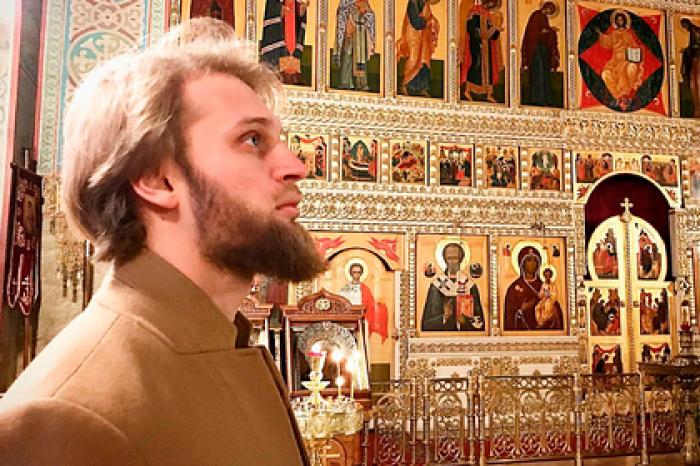 Священник из «Дома-2» напал с ножом на паломника монастыря