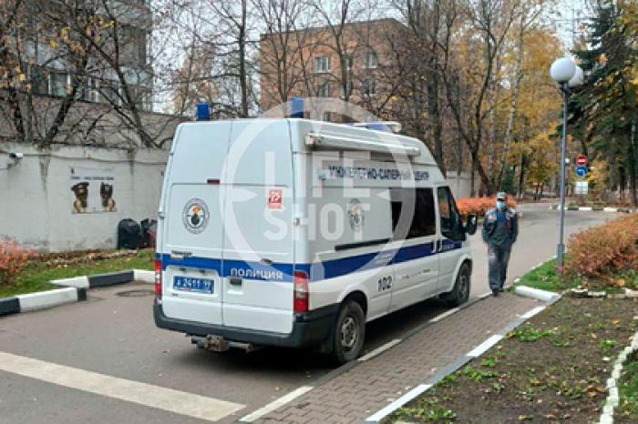 Возле отдела полиции в Москве задержали мужчину с гранатами