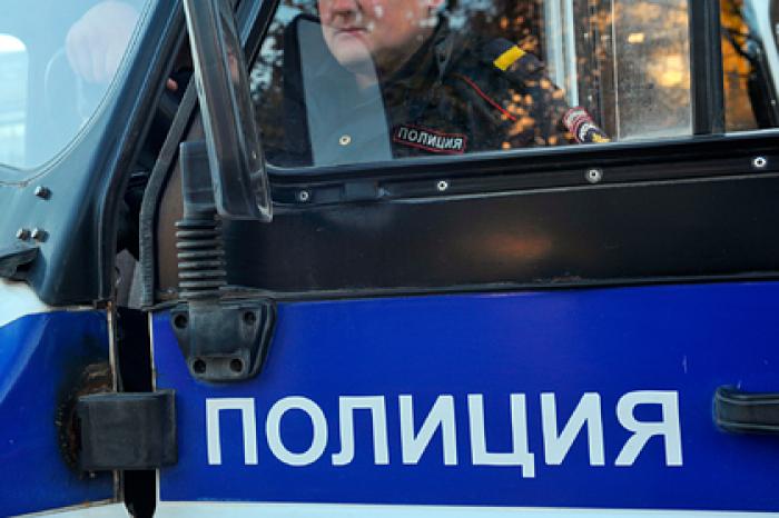 За ранившим российского полицейского поджигателем отправили вездеходы