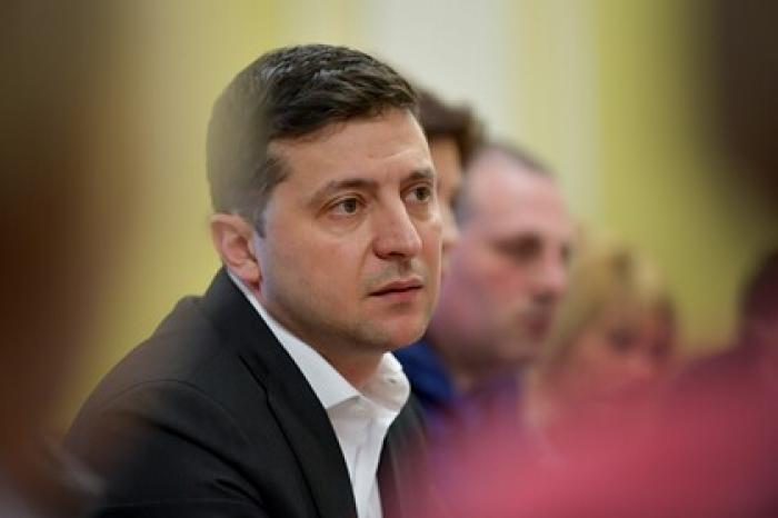 Зеленский решил сам рассказывать новости из-за негатива в СМИ