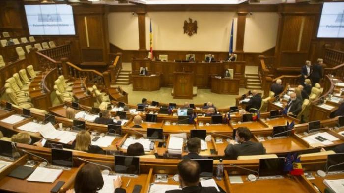 BREAKING NEWS: Под покровом ночи парламент утвердил закон о госбюджете на 2021 год