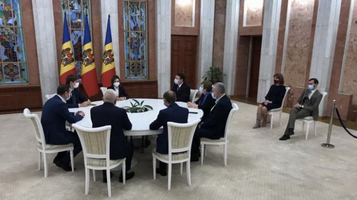Deputaţii Platformei DA au venit la consultările iniţiate de preşedintele Maia Sandu. Subiectele discutate