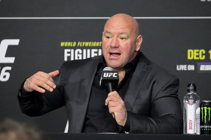 Глава UFC допустил бой чемпионки с оскорбившим его YouTube-блогером