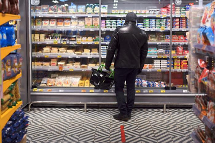 Госдума приняла поправку о регулировании цен на продукты