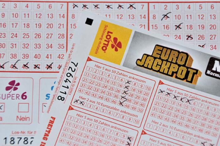 Мужчина лишился 100 миллионов рублей из-за тайного поступка его девушки