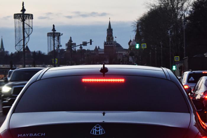 Неизвестные открыли стрельбу из Maybach в центре Москвы
