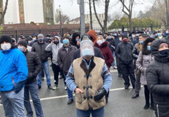 OPOZIŢIA MOLDOVENEASCĂ A FINALIZAT PROTESTUL ÎN CENTRUL CHIŞINĂULUI, DAR ESTE GATA SĂ-L CONTINUE VINERI