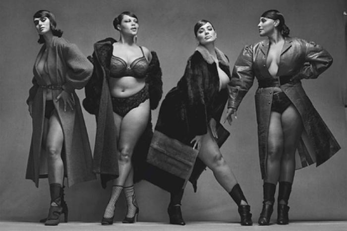 Плюс-сайз-модели попозировали в шубах на голое тело для журнала Vogue
