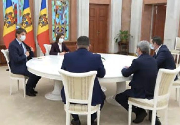 PREȘEDINTELE MAIA SANDU AU ÎNCEPUT CONSULTĂRI CU FRACȚIUNILE PARLAMENTARE