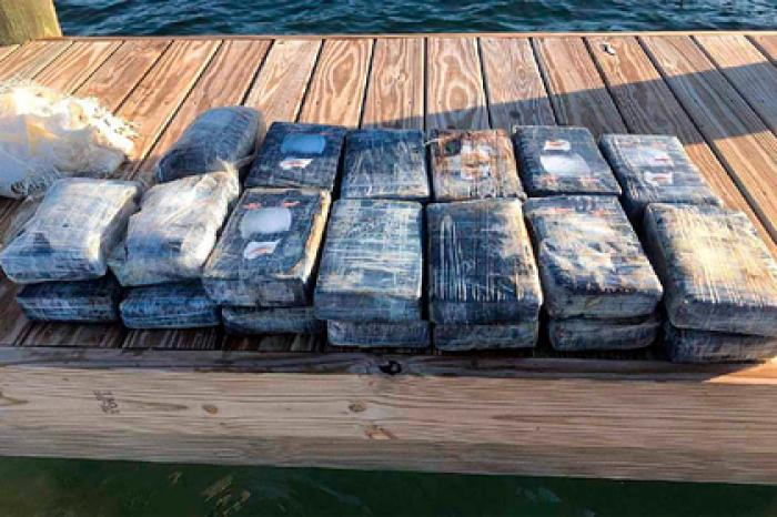 Рыболов нашел в море два пуда кокаина
