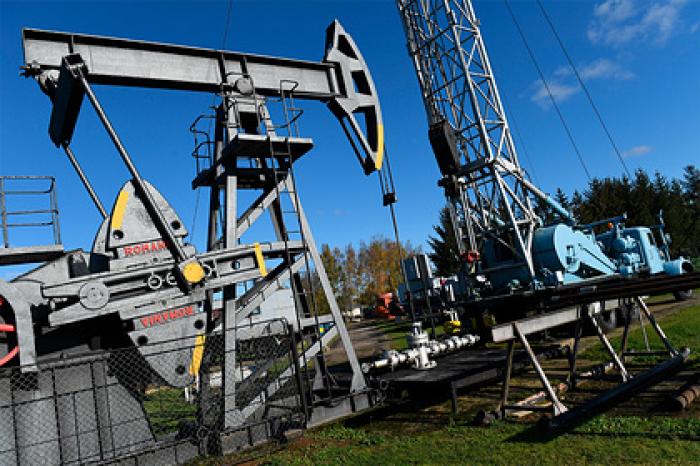 Рынок нефти пережил худший год за 10 лет