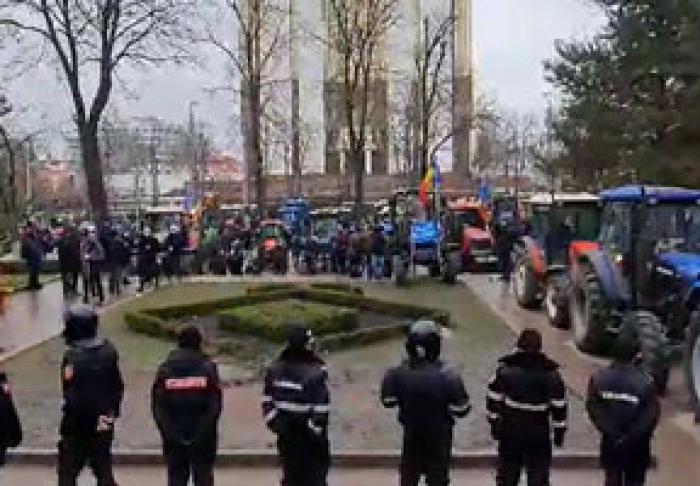 TRANSPORTORII SE ALĂTURĂ PROTESTULUI FERMIERILOR