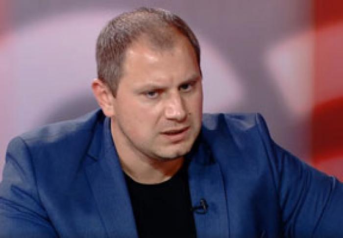 UN EXPERT A FĂCUT O ANALIZĂ A OPORTUNITĂȚILOR PENTRU DISOLVAREA PARLAMENTULUI ȘI ORGANIZAREA ALEGERILOR ANTICIPATE