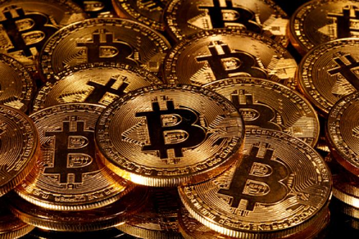 Биткоин рухнул ниже 30 тысяч долларов
