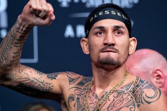 Бывший чемпион UFC одержал победу и установил рекорд организации