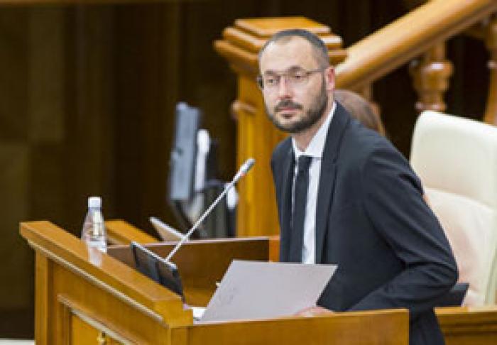DEPUTATUL DE LA PAS CREDE CĂ MAJORITATEA PARLAMENTARĂ A PARTIDULUI SOCIALIŞTILOR ȘI A PARTIDULUI ŞOR NU DORESC ALEGERI ANTICIPATE