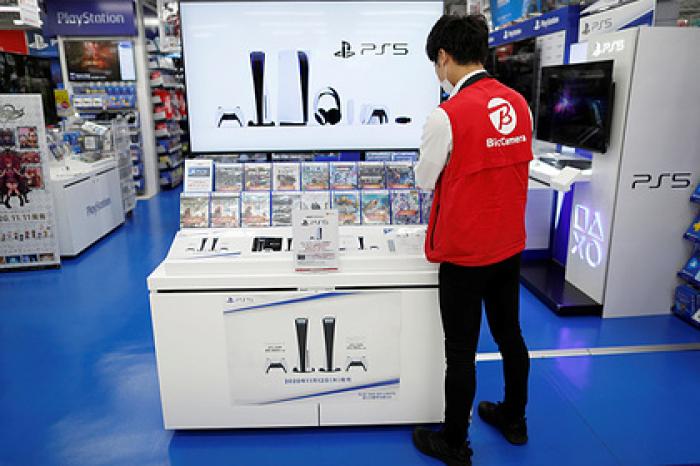 Девушка купила PlayStation 5, нарвалась на мошенника и отомстила ему