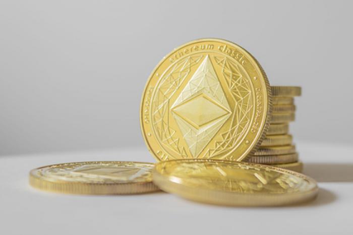 Главный конкурент биткоина рекордно подорожал