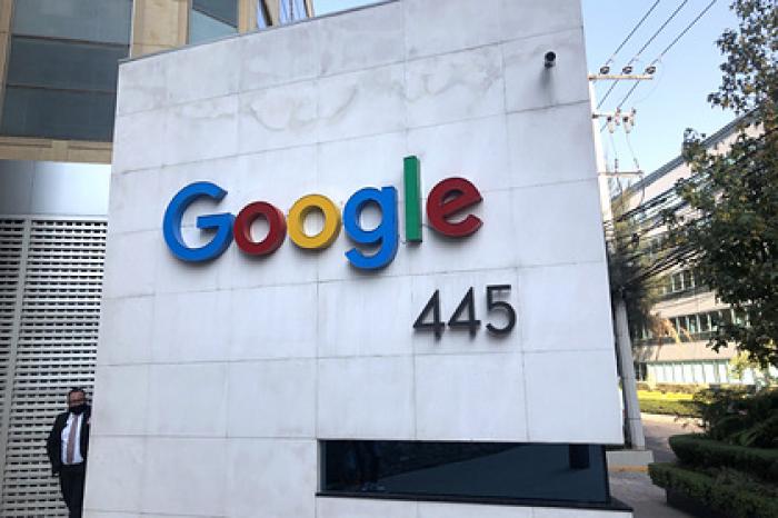 Google заблокировала популярную среди сторонников Трампа соцсеть