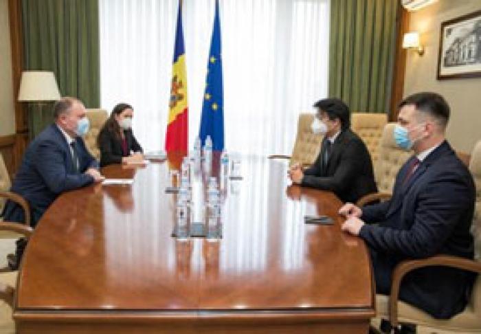 OPORTUNITĂȚI PENTRU DEZVOLTAREA RELAŢIILOR DE COOPERARE DISCUTATE DE PREMIER CU UN INVESTITOR DIN REPUBLICA POPULARĂ CHINEZĂ