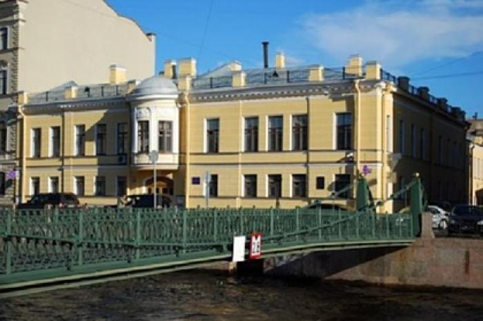 Подростка из Петербурга заподозрили в убийстве ближайших родственников