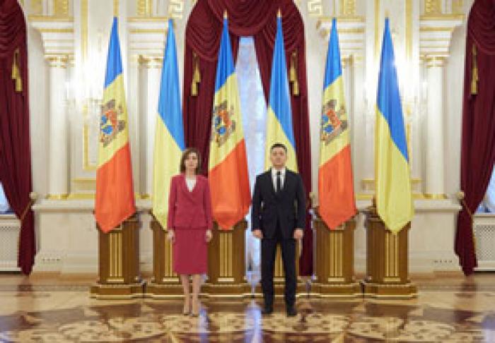 PREŞEDINŢII MOLDOVEI ŞI UCRAINEI ŞI-AU EXPRIMAT INTERESUL DE A SE ALĂTURA "INIŢIATIVEI CELOR TREI MARI"