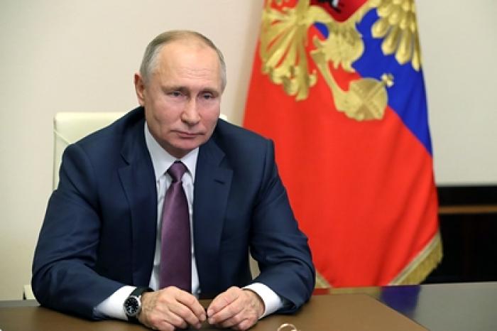 Путин поручил заняться вопросом индексации пенсий работающих пенсионеров