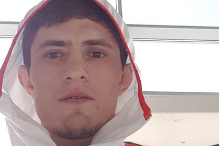 Российский боец MMA победил соперника и устроил драку