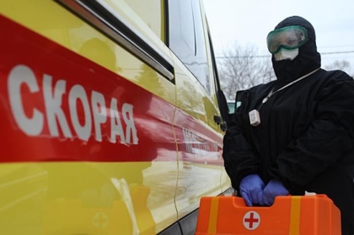 Участвующий в ралли автомобиль въехал в толпу зрителей в российском городе