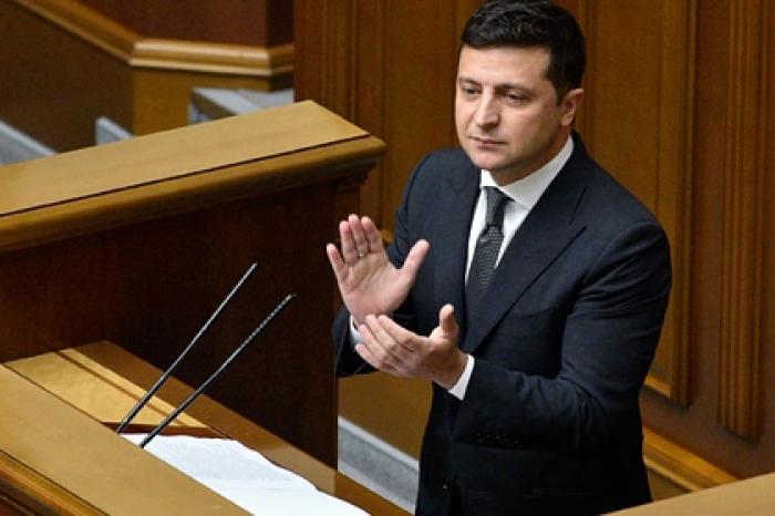 Украинцы предпочли новогоднему обращению Зеленского поздравление Путина