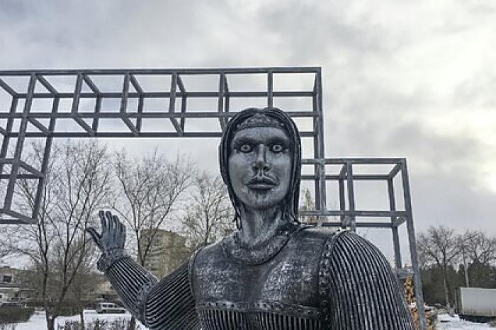 Для скандального памятника Аленке нашли новое место