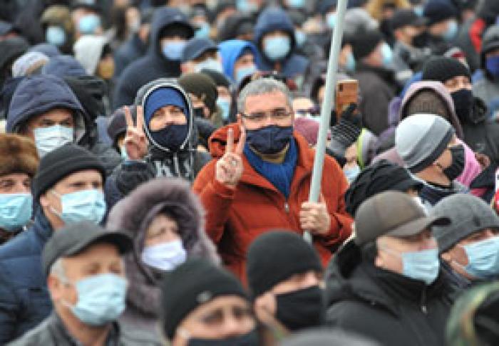 LIDERUL “PARTIDULUI NOSTRU” A CHEMAT CETĂȚENII SĂ PARTICIPLE LA UN PROTEST O MARE ACȚIUNE DE PROTEST PENTRU A OBȚINE ALEGERILE TIMPURII