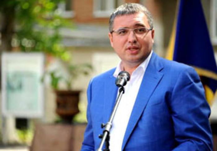 LIDERUL "PARTIDULUI NOSTRU" NU ESTE DE ACORD CU REZULTATELE SONDAJELOR ŞI CĂ LA ALEGERI FORMAŢIUNEA SA ÎI VA SURPRINDE PE TOŢI