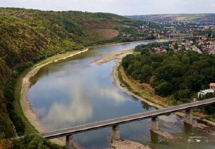 ÎN UCRAINA A ANUNŢAT O LICITARE PENTRU DEZVOLTAREA FEZABILITĂŢII PENTRU CONSTRUCŢIA PODULUI PESTE NISTRU
