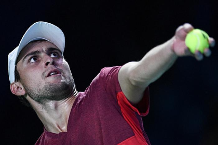 Российский теннисист Карацев вышел в полуфинал Australian Open